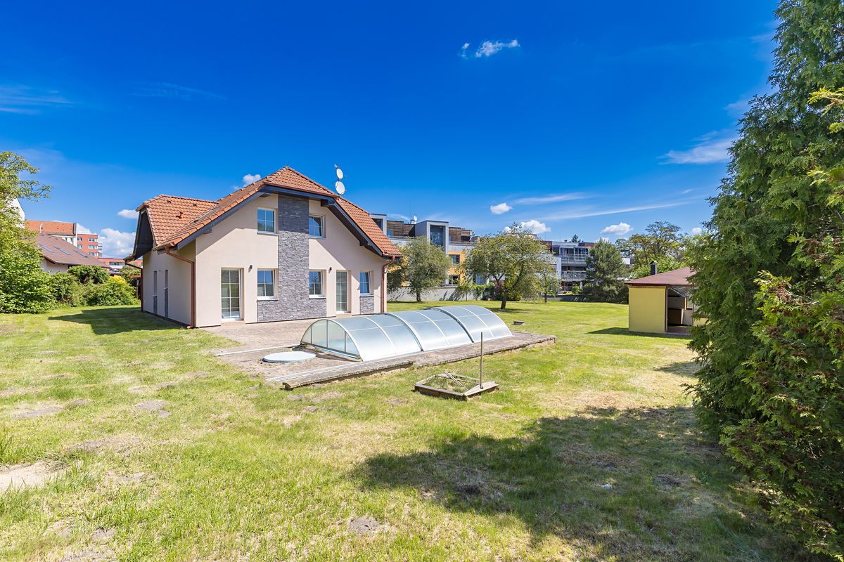 Prodej vícegeneračního domu 266 m², pozemek 2701 m² – fotografie 3