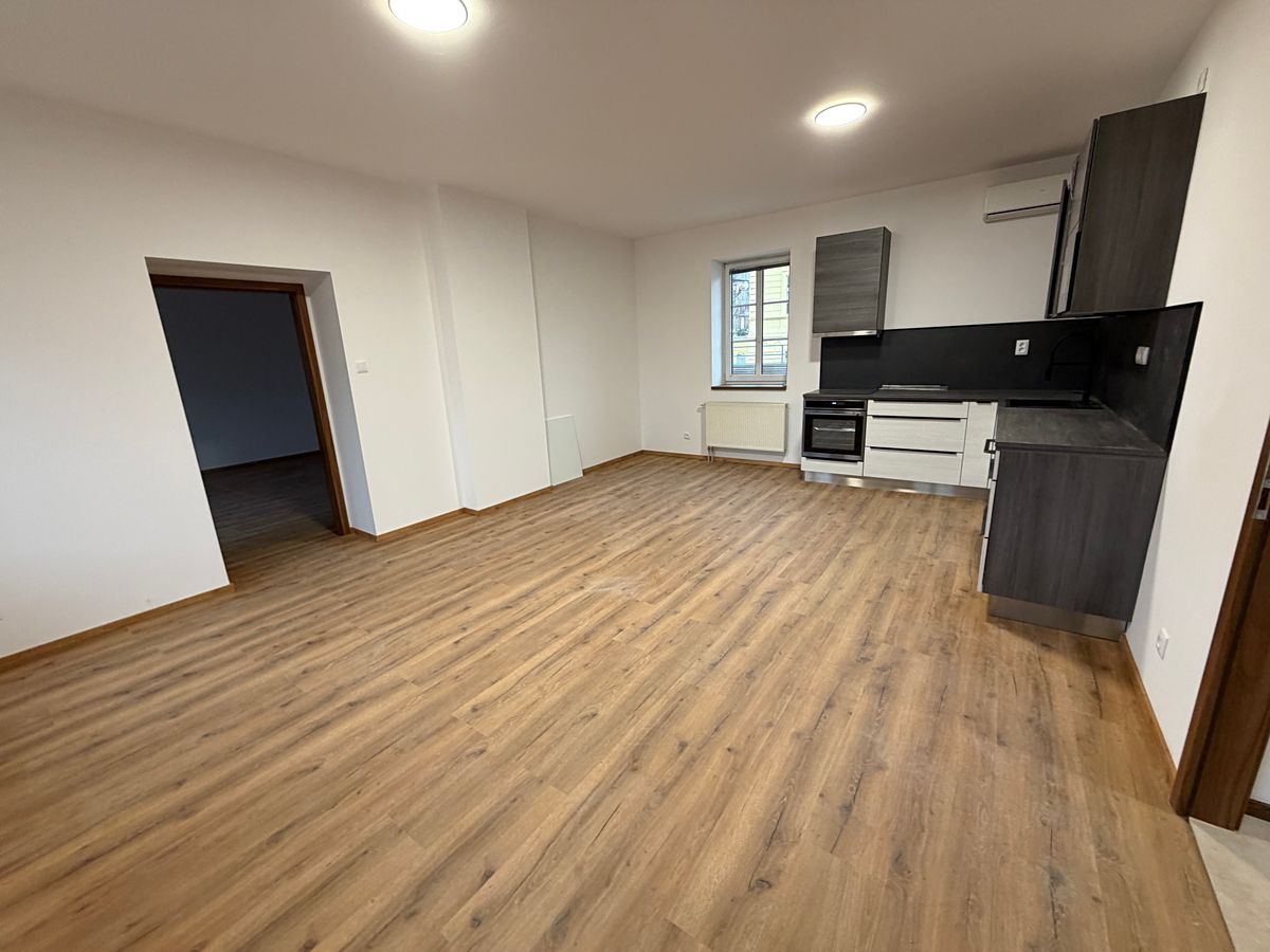 Pronájem bytu 3+kk 94 m²