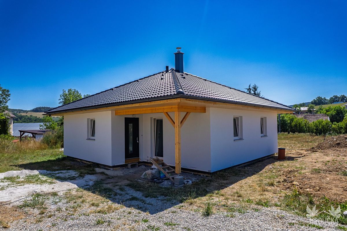 Prodej rodinného domu 80 m², pozemek 808 m²