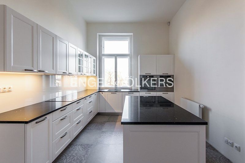 Pronájem bytu 5+1 193 m² – fotografie 2
