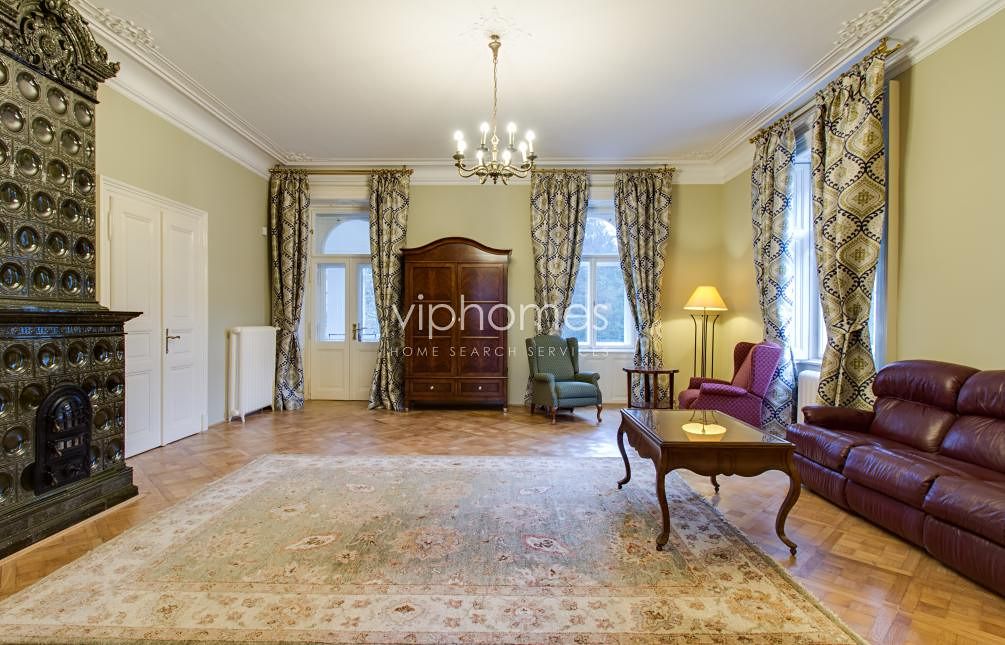 Pronájem vily 827 m², pozemek 7914 m² – fotografie 5