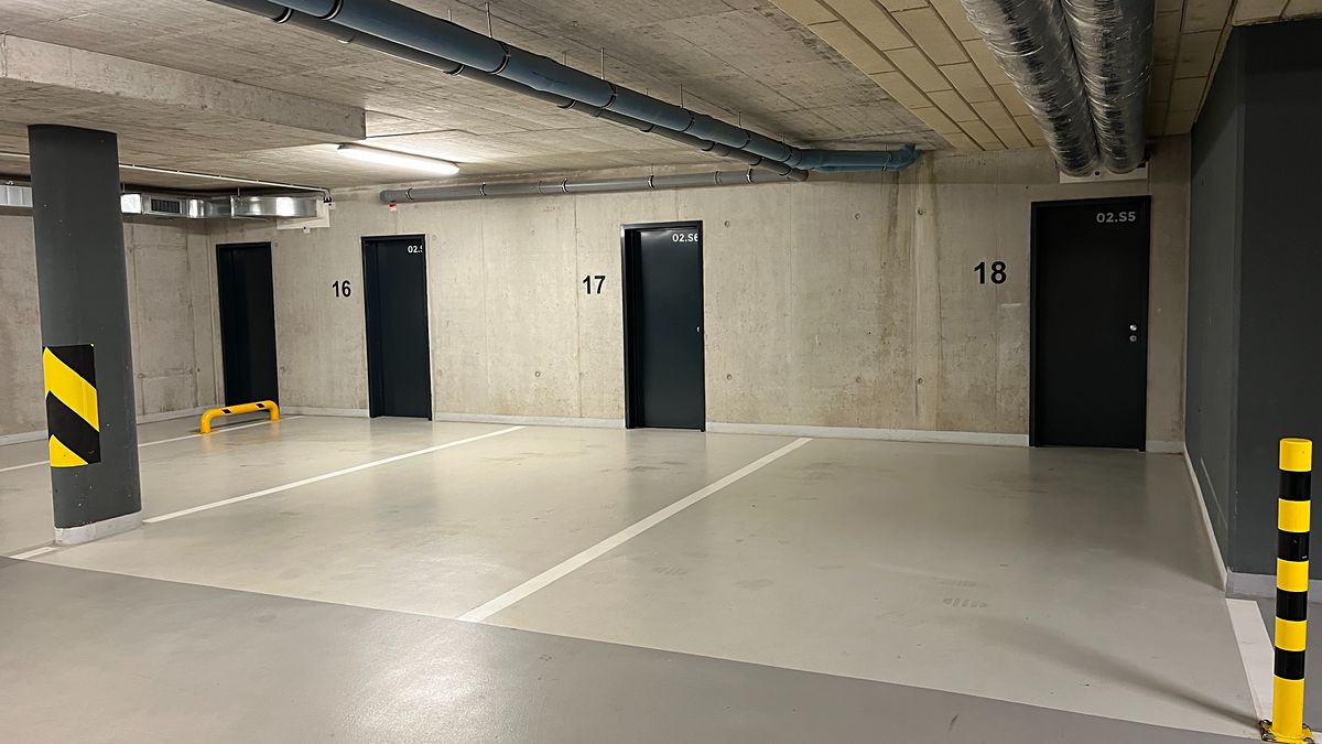 Prodej obchodního prostoru 210 m² – fotografie 2