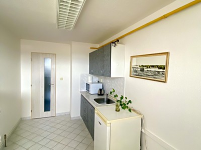 Pronájem komerčního prostoru, 34 m² (3 z 6)