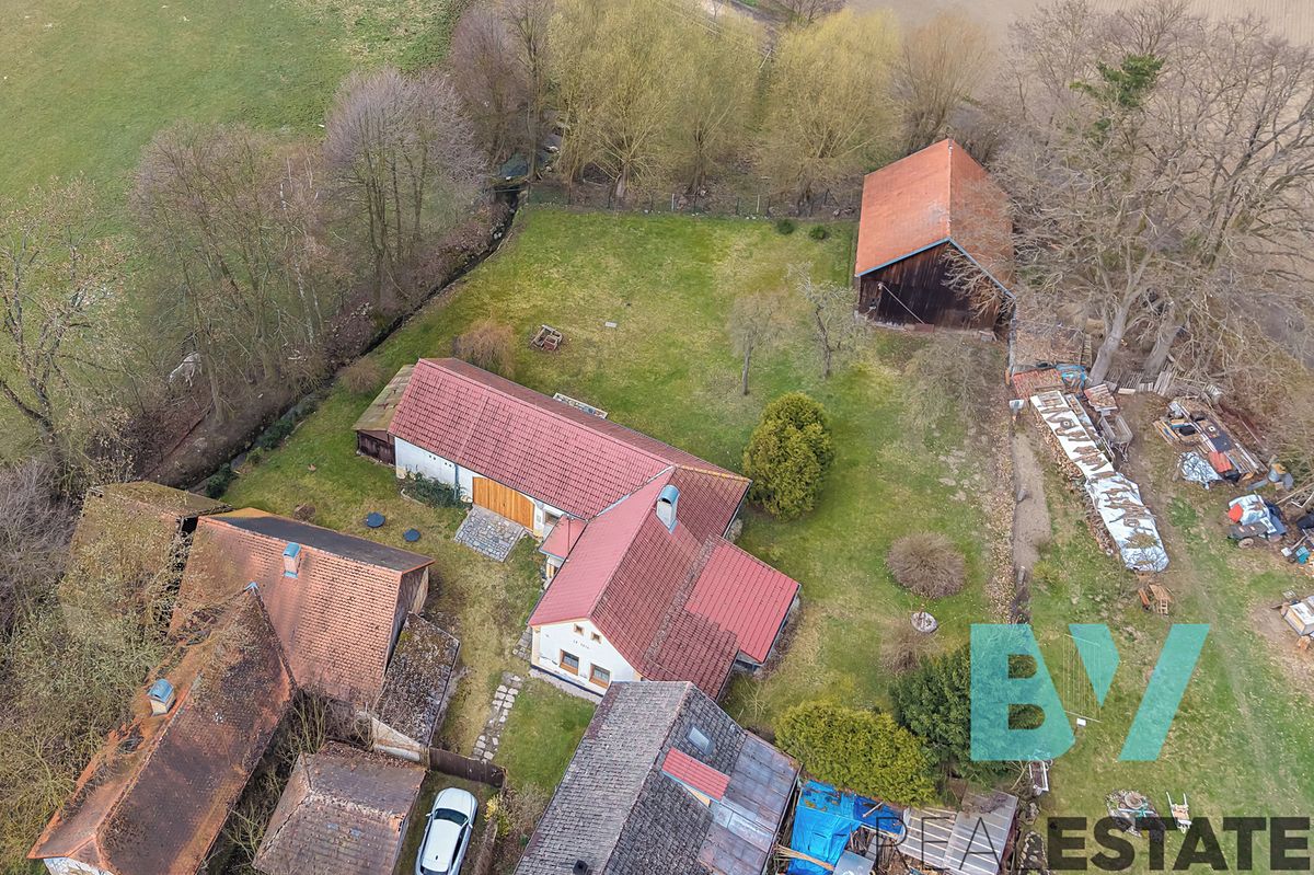 Prodej rodinného domu 104 m², pozemek 1893 m² – fotografie 2