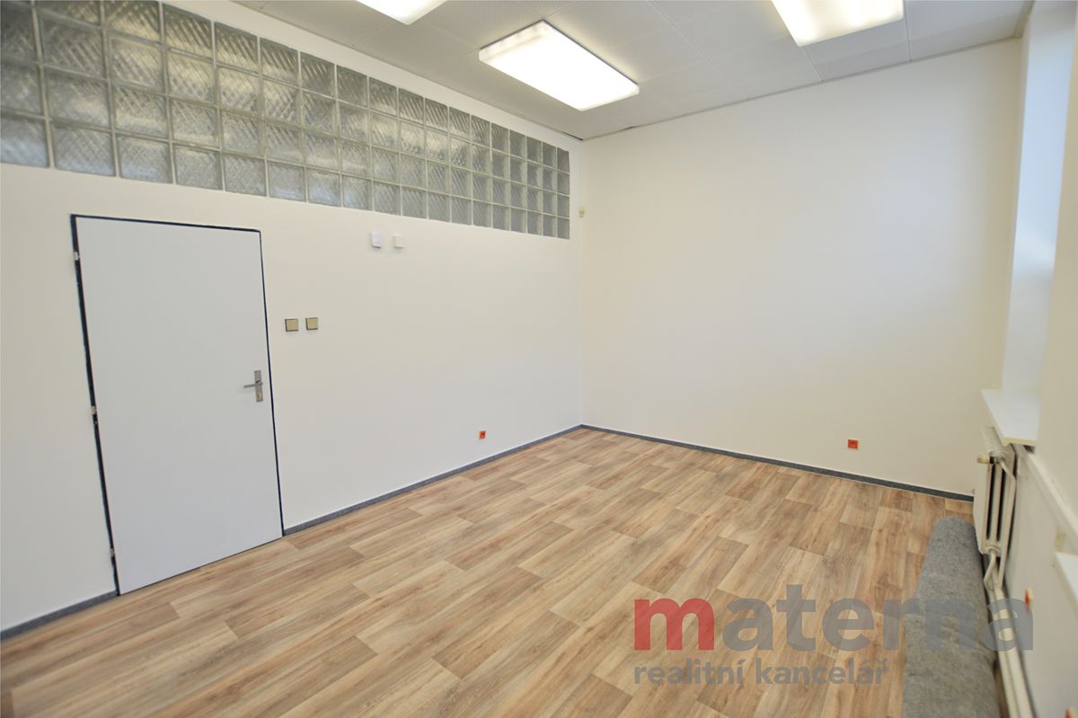 Pronájem kanceláře 18 m² – fotografie 3