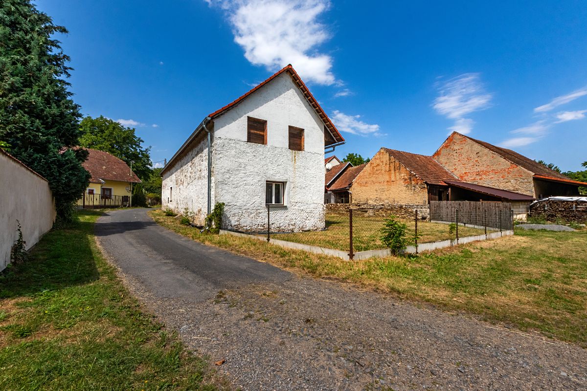 Prodej rodinného domu 197 m², pozemek 460 m² – fotografie 3