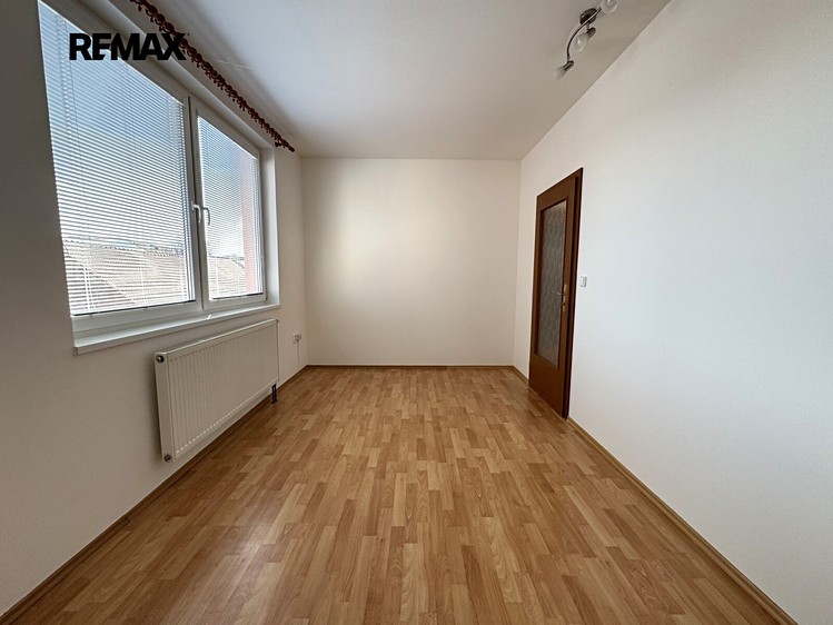 Комерційне приміщення на продаж, 700 м² (28 з 43)