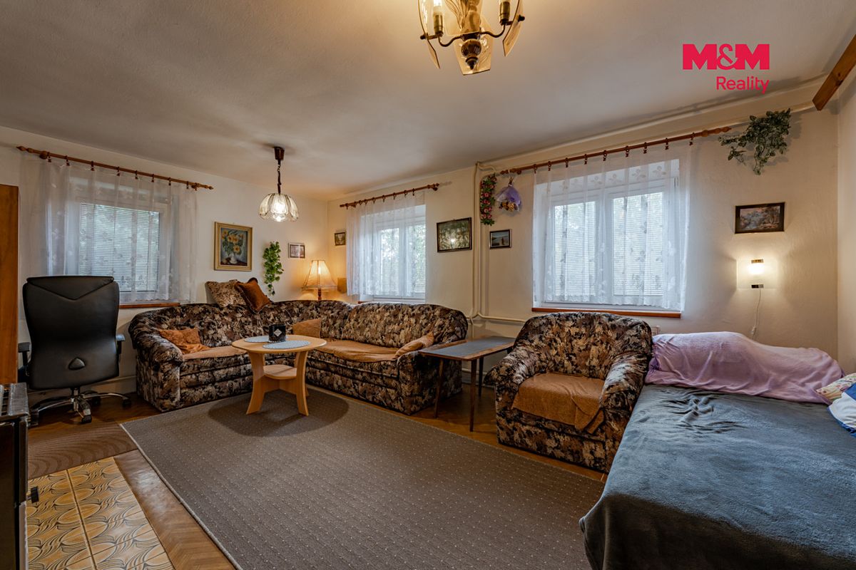 Prodej rodinného domu 160 m², pozemek 1244 m² – fotografie 3
