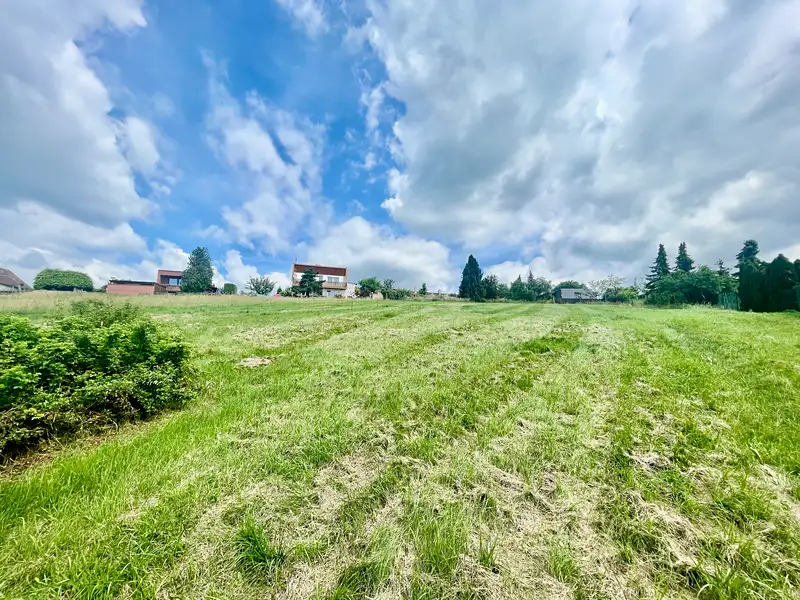 Prodej stavebního pozemku 1223 m², Tachlovice – náhled fotky 2