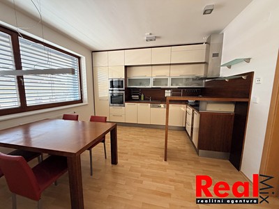 Pronájem bytu 3+kk 93 m²