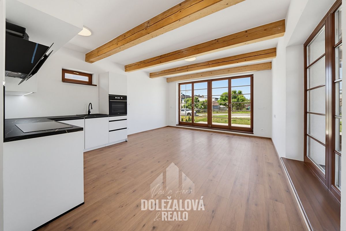 Prodej rodinného domu 172 m², pozemek 340 m² – fotografie 2