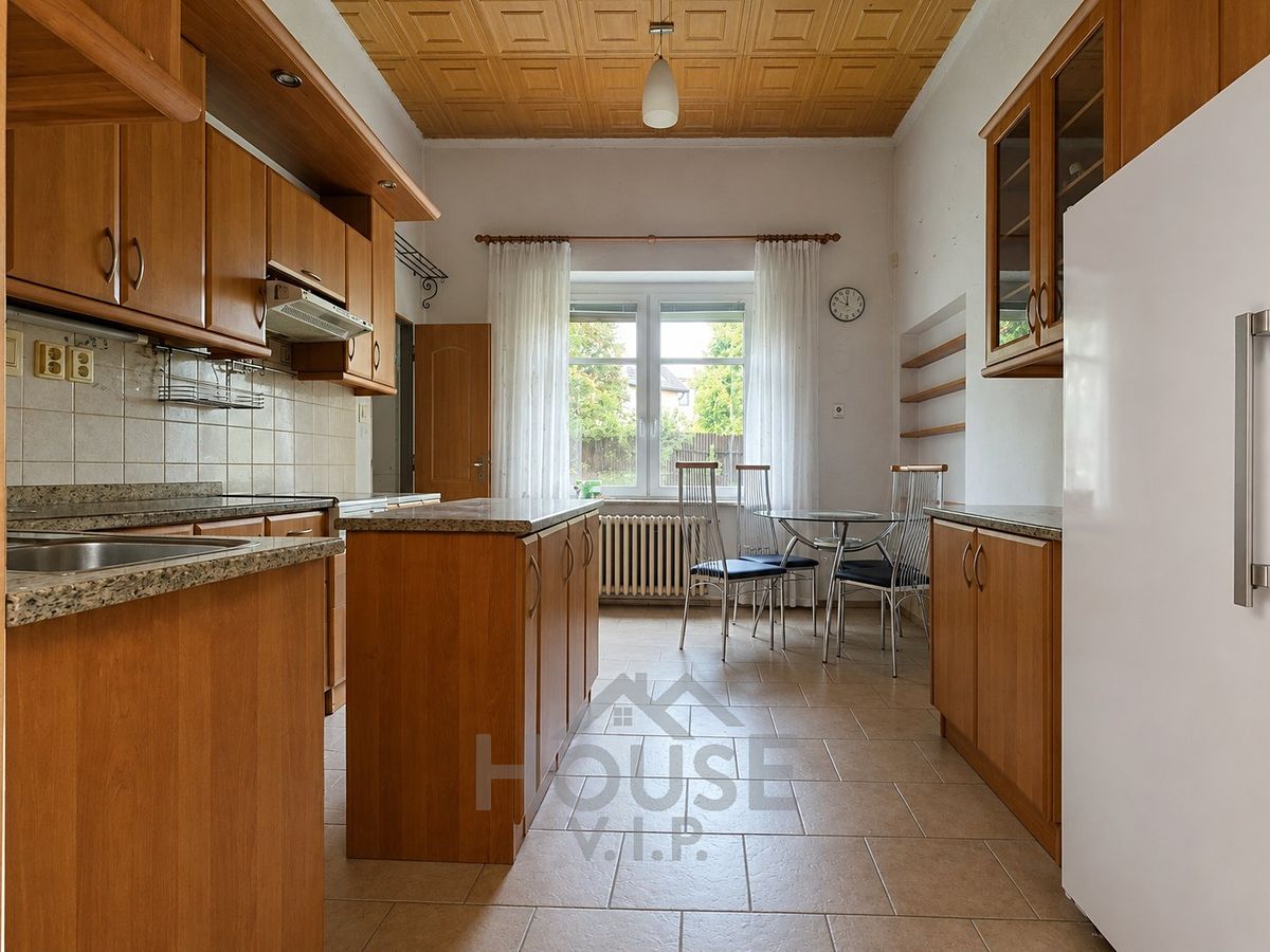 Prodej vícegeneračního domu 275 m², pozemek 739 m²
