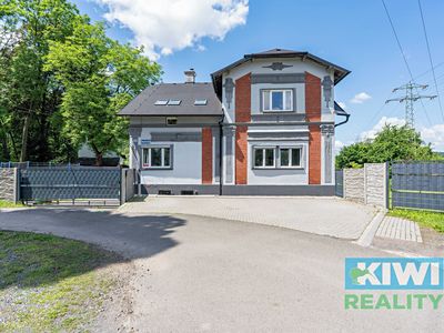 Prodej rodinného domu 258 m², pozemek 2600 m²