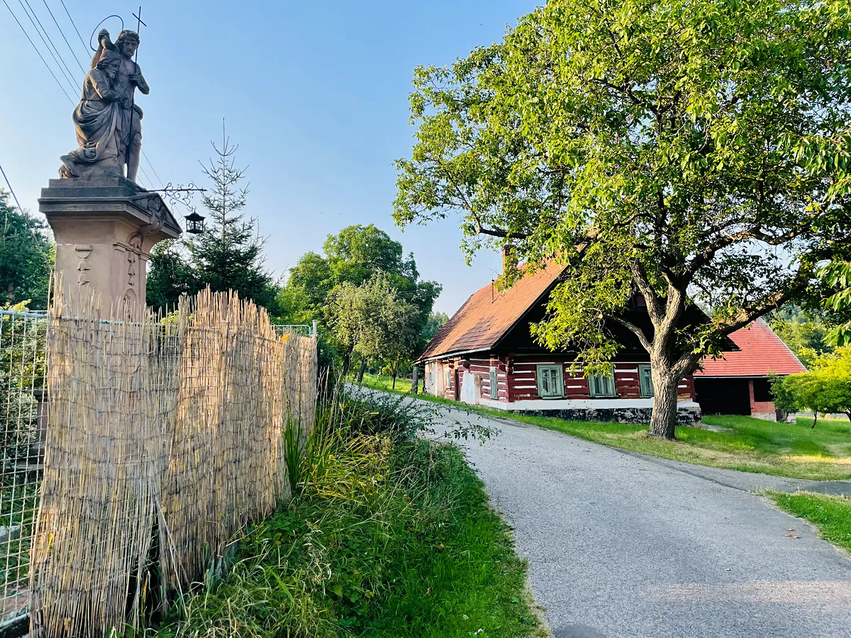 Prodej zemědělské usedlosti 650 m², pozemek 9782 m²