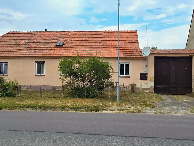 Prodej rodinného domu 130 m², pozemek 1451 m², Starý Petřín – náhled fotky 1