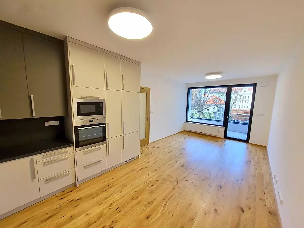Pronájem bytu 2+kk 56 m² – fotografie 2