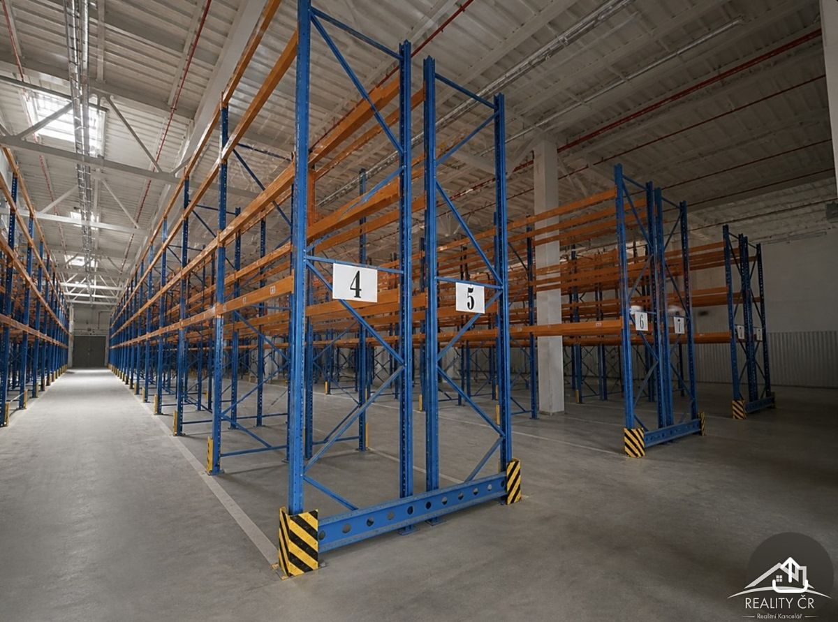 Pronájem skladového prostoru 2000 m²