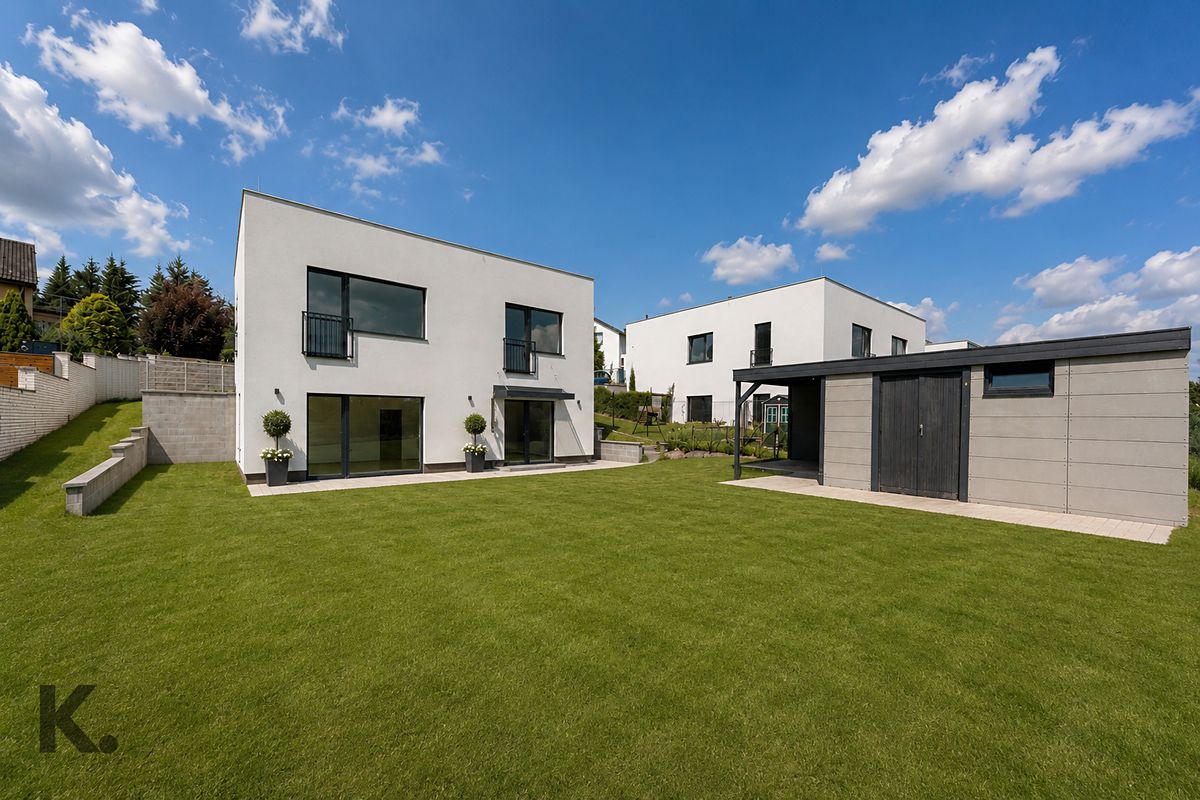 Prodej rodinného domu 211 m², pozemek 735 m²