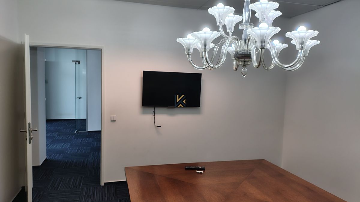 Pronájem kanceláře 142 m² – fotografie 3