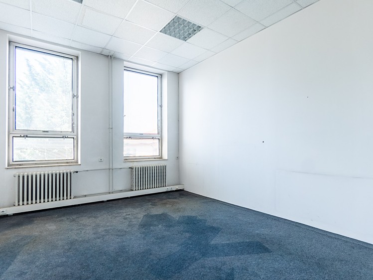Комерційне приміщення на продаж, 1 254 м² (21 з 31)