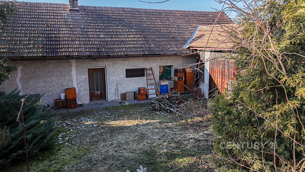 Prodej rodinného domu 355 m², pozemek 997 m²