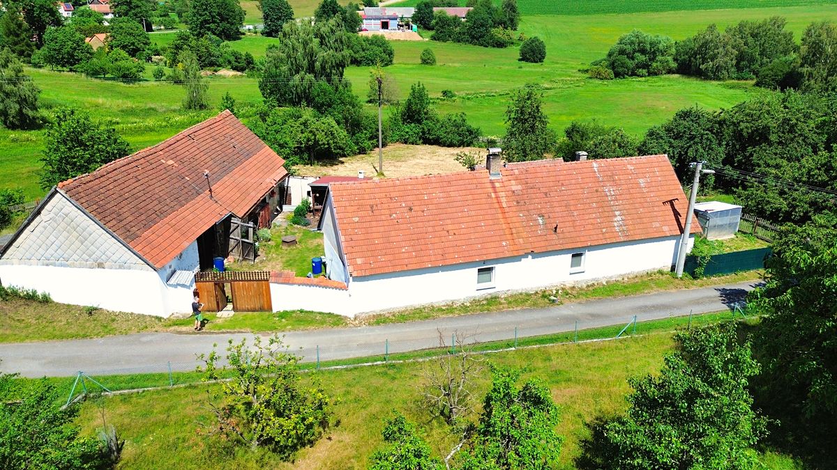 Prodej rodinného domu 76 m², pozemek 1048 m² – fotografie 2