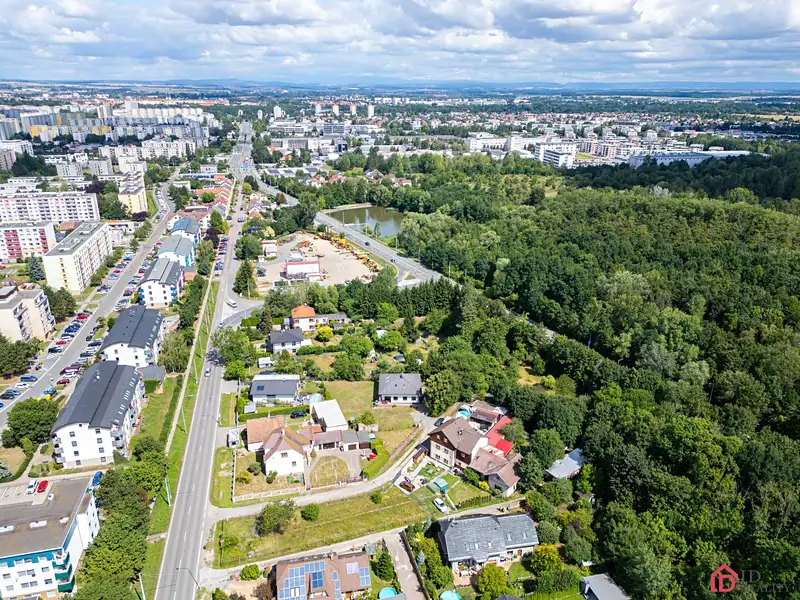 Prodej stavebního pozemku 1825 m², Hradec Králové – náhled fotky 3
