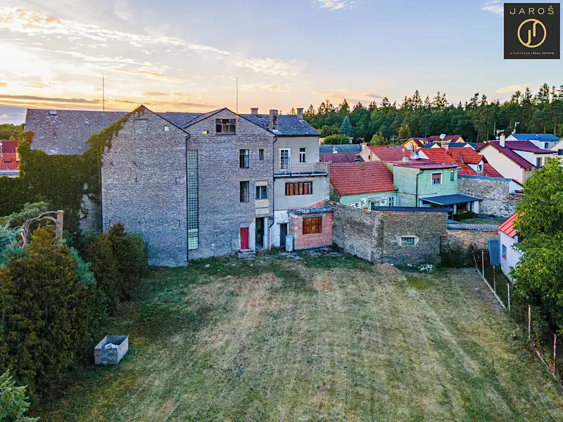 Prodej rodinného domu 400 m², pozemek 1226 m², Malé Kyšice – náhled fotky 2