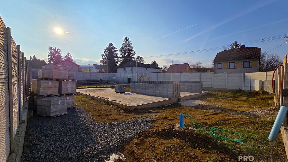 Prodej rodinného domu 200 m², pozemek 922 m² – fotografie 4