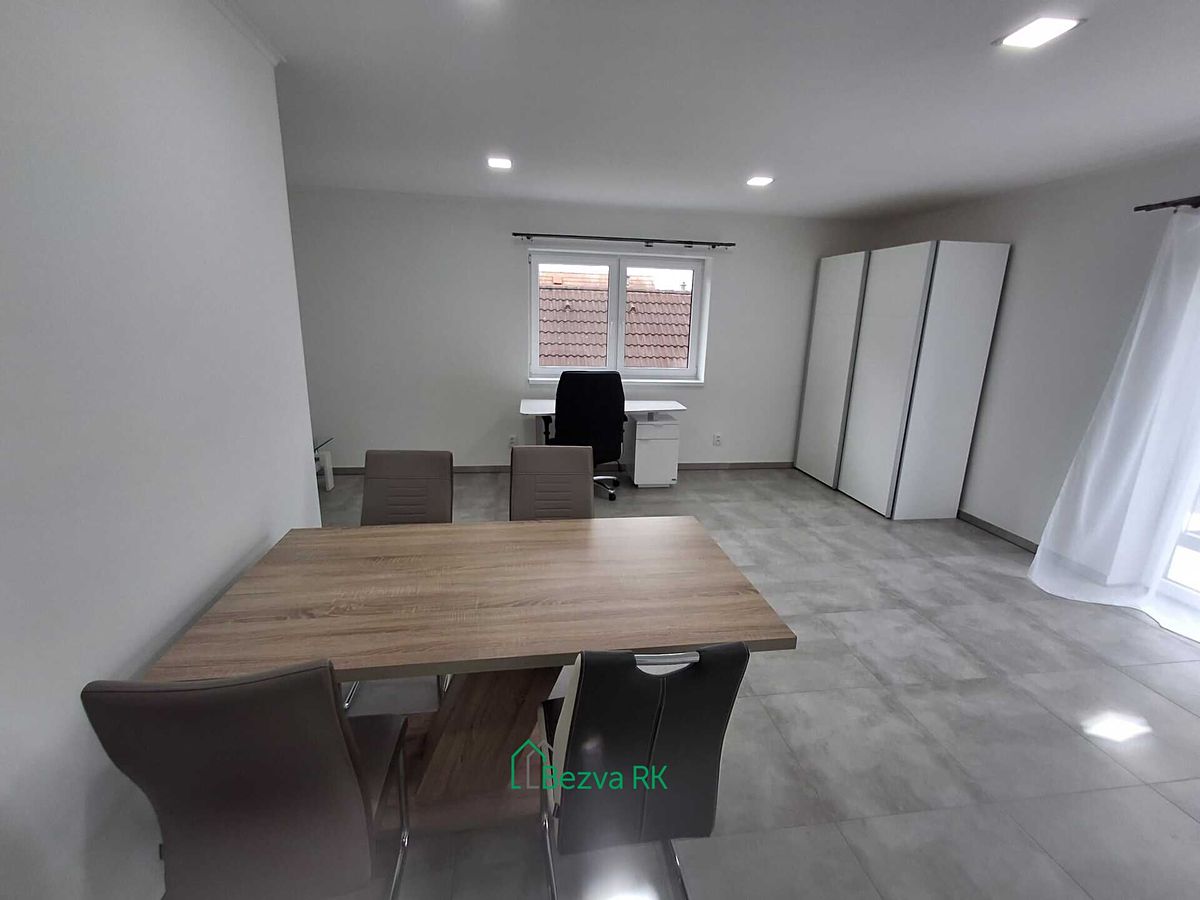 Pronájem bytu 2+kk 48 m² – fotografie 4