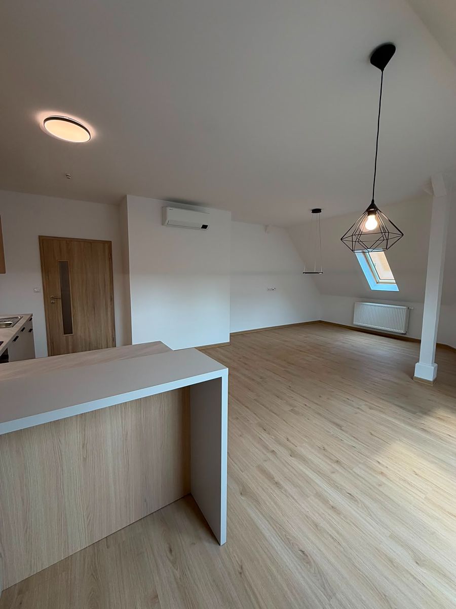 Pronájem bytu 3+kk 94 m² – fotografie 3