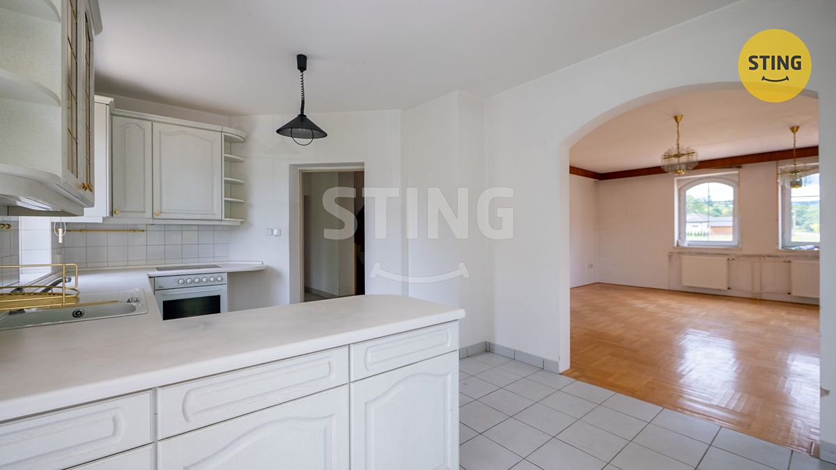 Prodej rodinného domu 334 m², pozemek 2658 m² – fotografie 5
