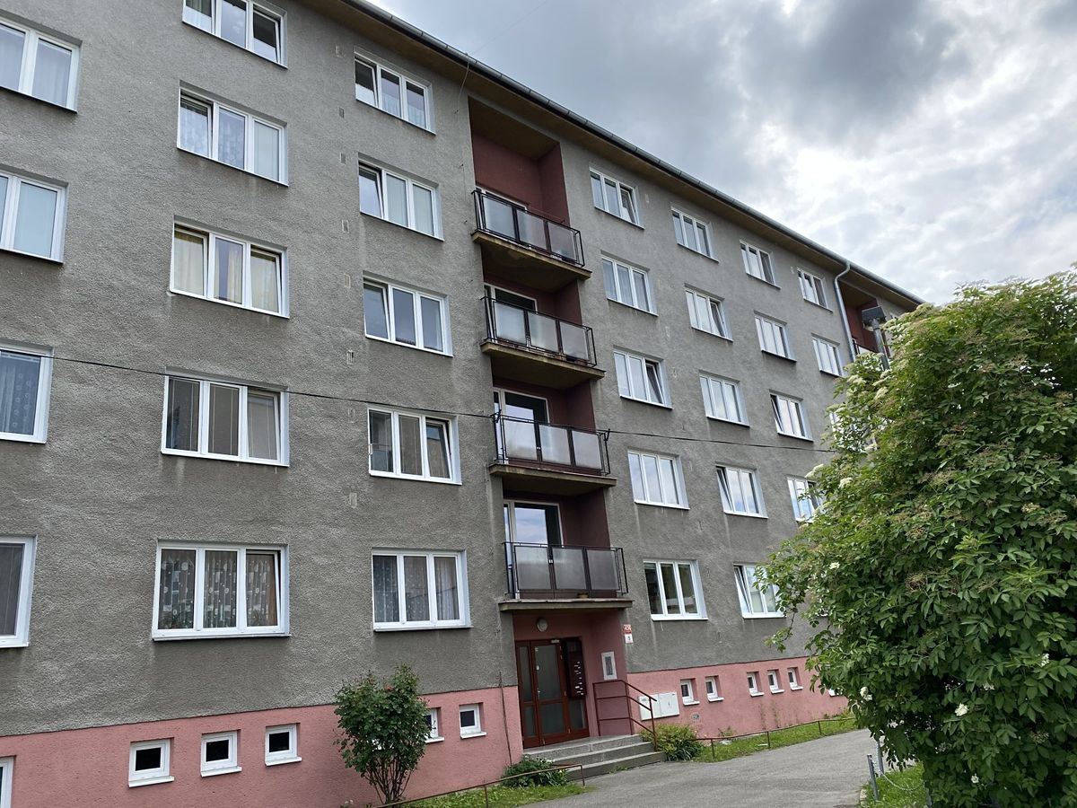 Pronájem bytu 1+1 38 m²