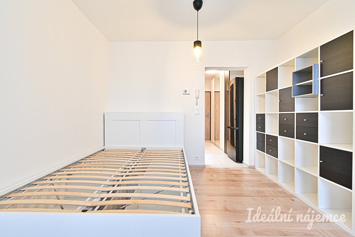 Pronájem bytu 1+1 24 m² – fotografie 2