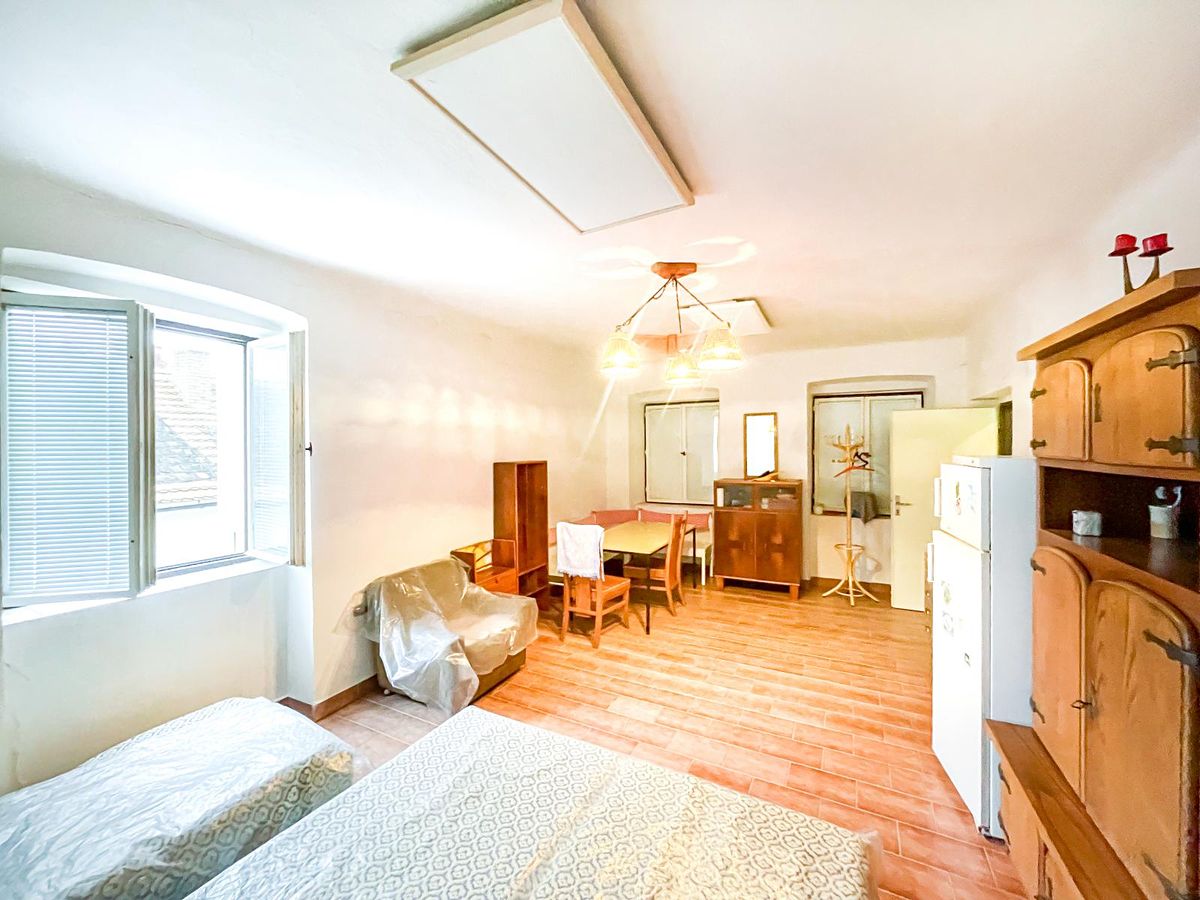 Prodej obchodního prostoru 200 m² – fotografie 5