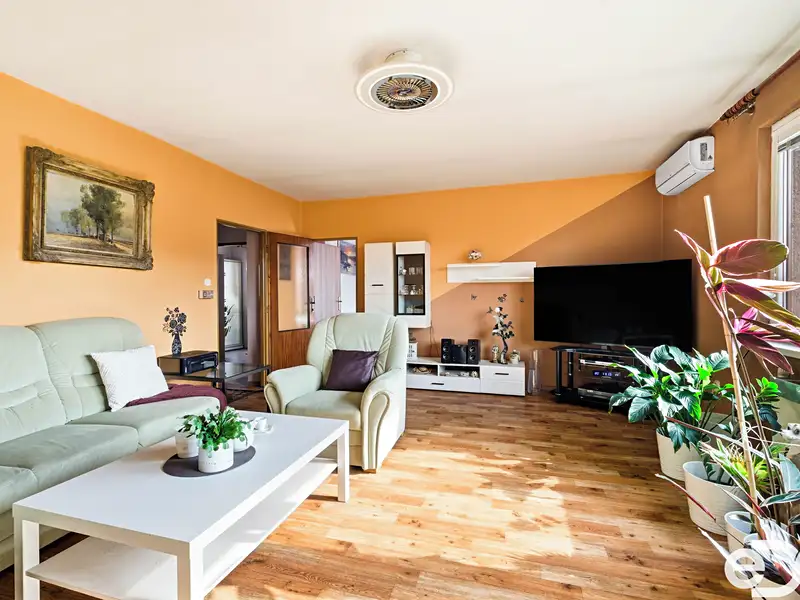 Prodej bytu 3+1 96 m², Praha – náhled fotky 1