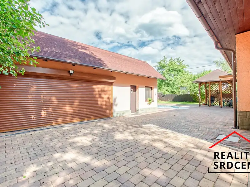 Prodej rodinného domu 170 m², pozemek 921 m², Bystřice – náhled fotky 3