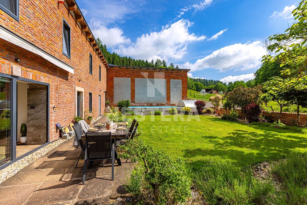 Prodej vícegeneračního domu 341 m², pozemek 798 m²