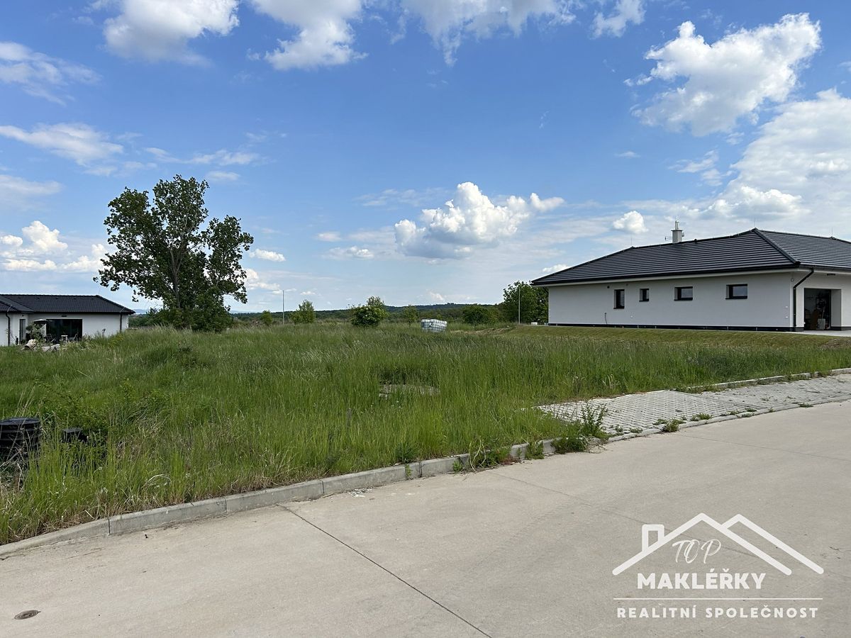Prodej stavebního pozemku 898 m² – fotografie 5