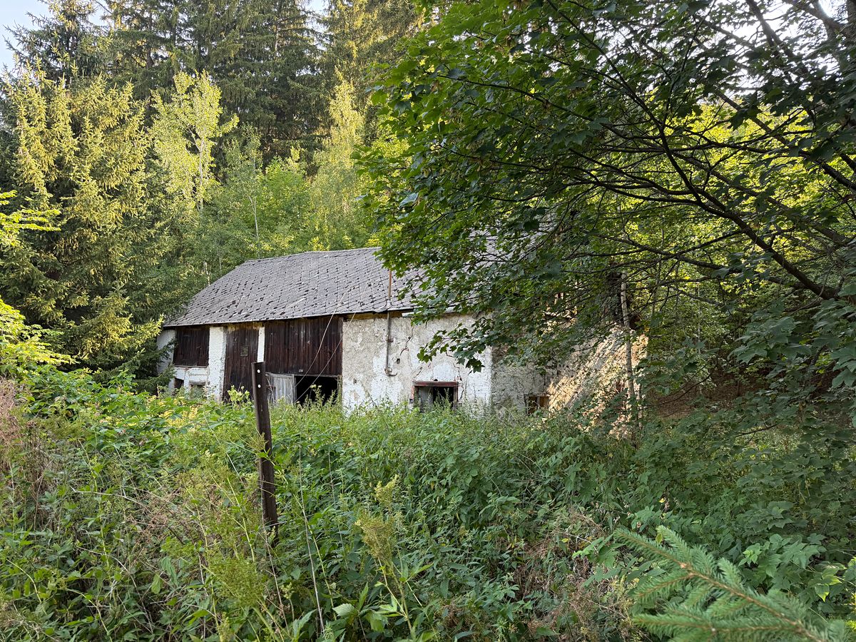 Prodej stavebního pozemku 2727 m² – fotografie 2
