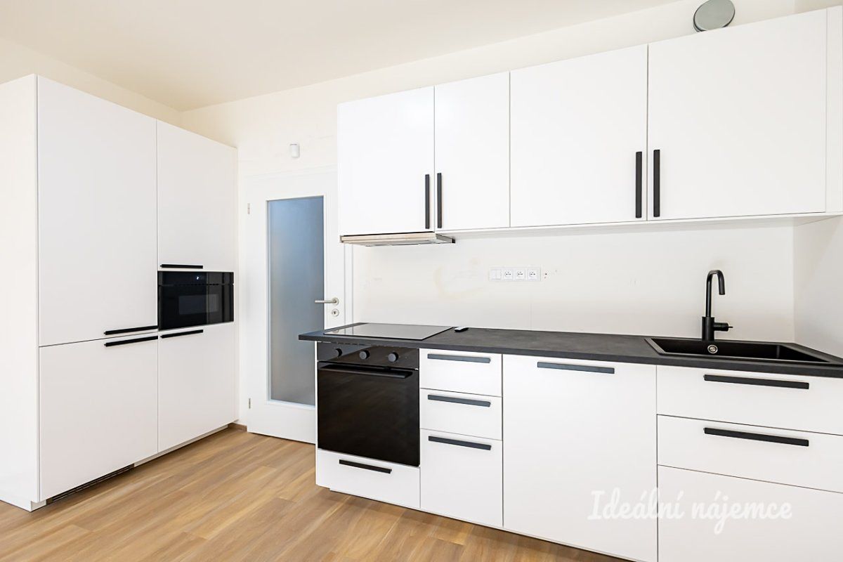 Pronájem bytu 1+kk 35 m²