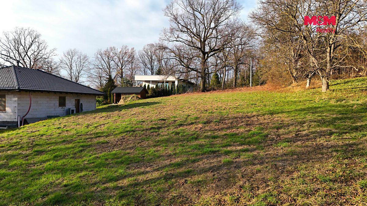 Prodej stavebního pozemku 1076 m² – fotografie 2