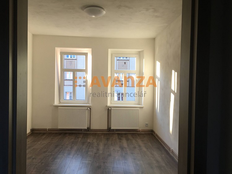 Pronájem bytu 1+1, 38 m² (3 z 5)