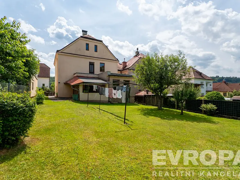 Prodej rodinného domu 270 m², pozemek 555 m², Trutnov – náhled fotky 1