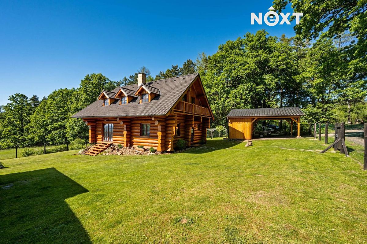 Prodej rodinného domu 160 m², pozemek 861 m² – fotografie 2
