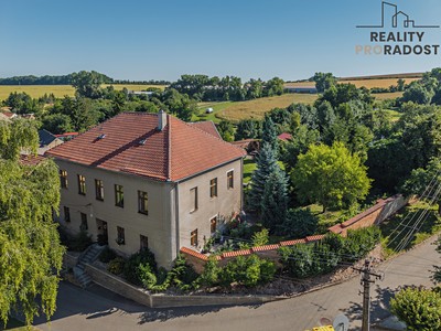 Prodej  rodinného domu 292 m², pozemek 3 701 m²