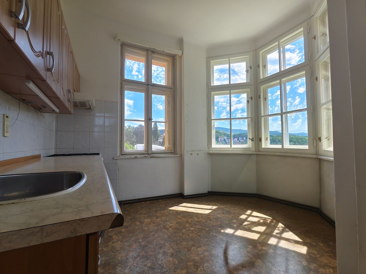 Pronájem bytu 3+1 99 m² – fotografie 2