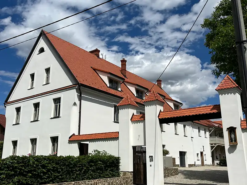 Pronájem bytu 3+kk 76 m², Kunín – náhled fotky 1