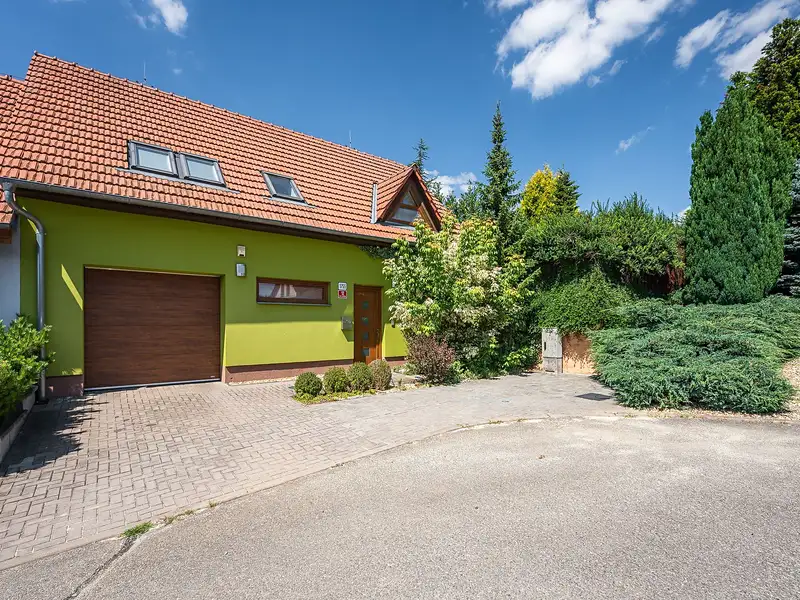Prodej rodinného domu 200 m², pozemek 447 m², Kuřim – náhled fotky 1