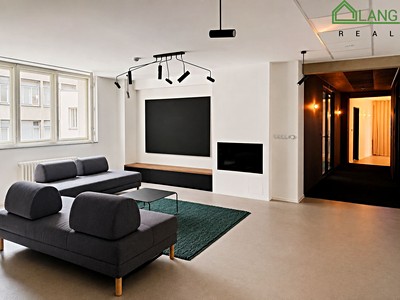 Pronájem kanceláře 380 m²